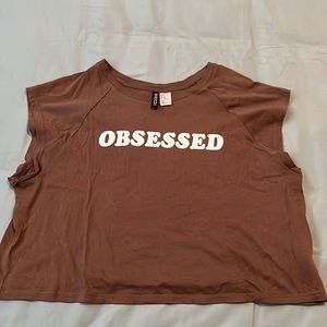 Brown graphic tee cropped top